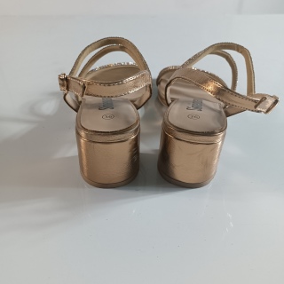 Босоножки женские