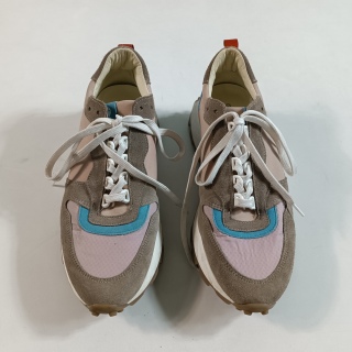 Кроссовки женские