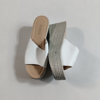 Босоножки женские