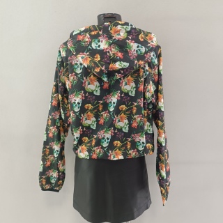 Ветровка женская